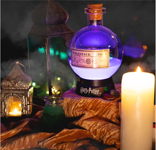 Harry Potter Colour-Changing Potion Lamp - Lifestyle